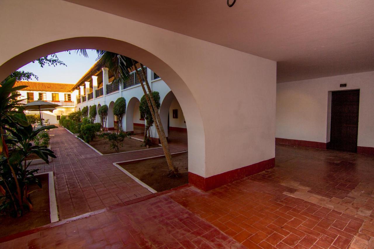 Hotel Playa De Cortes 과이마스 외부 사진